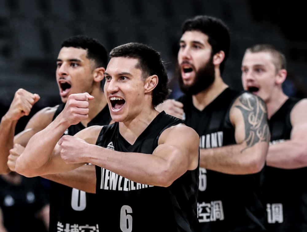 窗口期西甲传出新动向，圣安东尼奥马刺官宣签约，管理层表态——底气十足，阵容厚度经受考验的简单介绍-开云网址